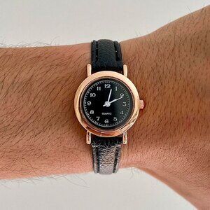 y2k vintage style cute round black leather quartz luxury watch